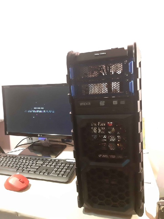 PC AMDx4 สวยเล่นเกมลื่น ยกชุด ระบายความร้อนได้ดี