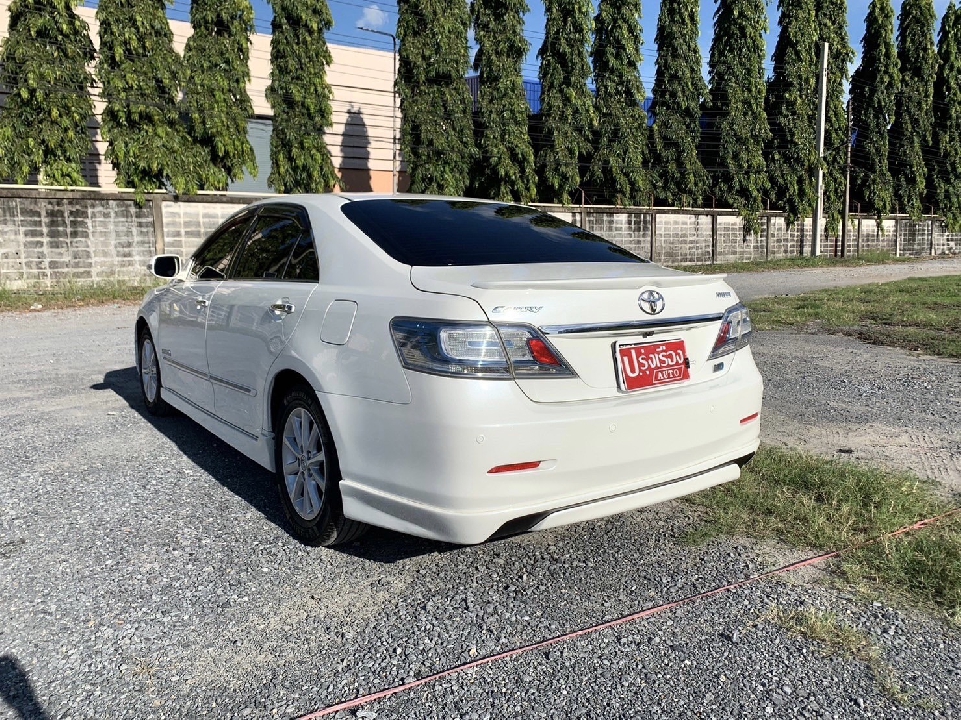 TOYOTA CAMRY 2.4 Hybrid เกียร์ออโต้ ปี 2011 สีขาว