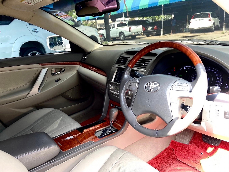 TOYOTA CAMRY 2.4 Hybrid เกียร์ออโต้ ปี 2011 สีขาว