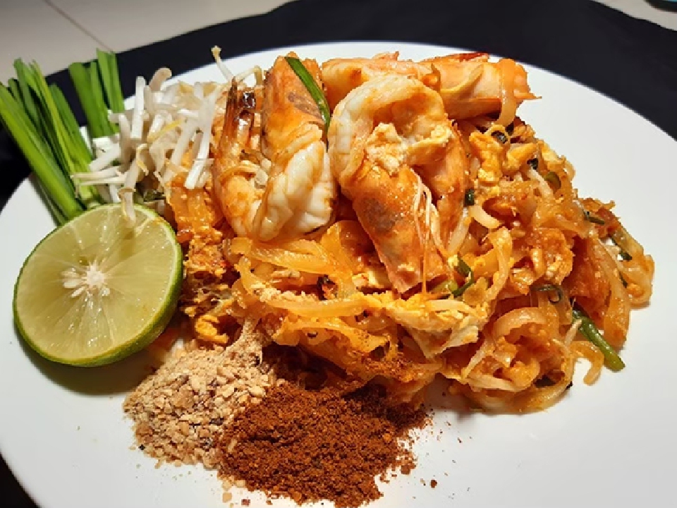 ขายน้ำผัดไทยปรุงสำเร็จ ยี่ห่อผัดไทยแม่พลอย