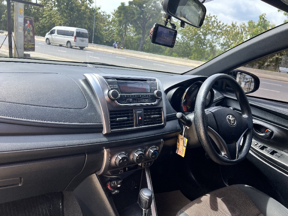 toyota yaris 2017