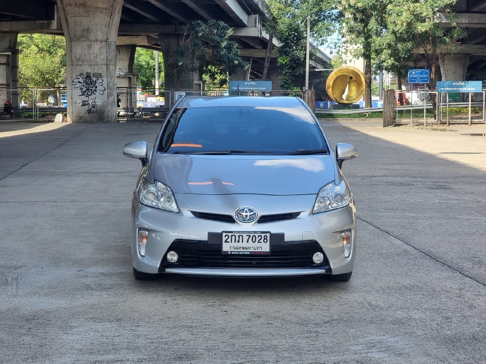 TOYOTA PRIUS 1.8 Hybrid AT ปี 2013