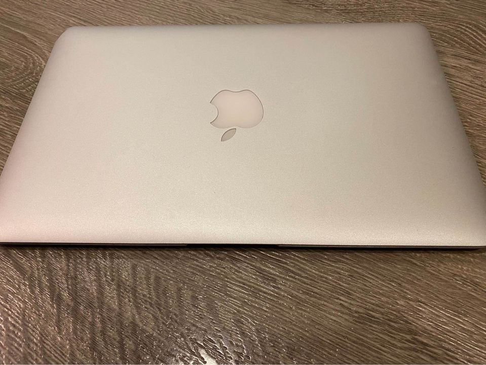 Macbook air 2015 11นิ้ว