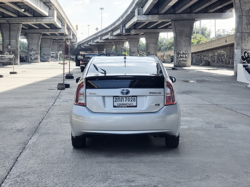 TOYOTA PRIUS 1.8 Hybrid AT ปี 2013