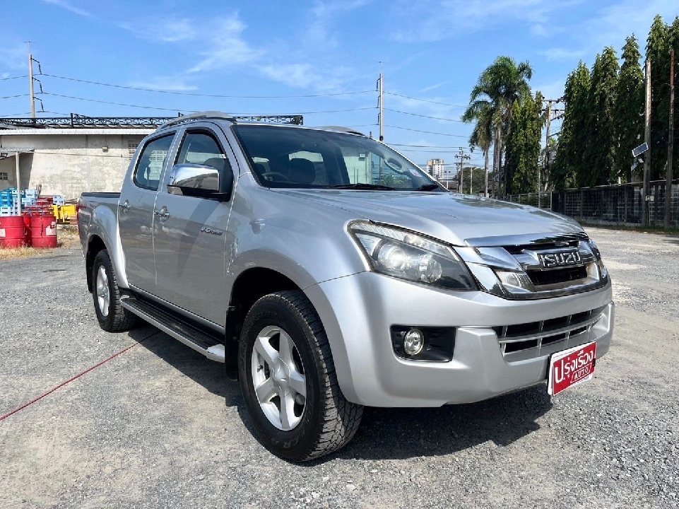 ISUZU ALL NEW D-MAX CAB4 3.0 Vcross Z-Prestige NAVI 4WD เกียร์​ธรรมดา ปี2013