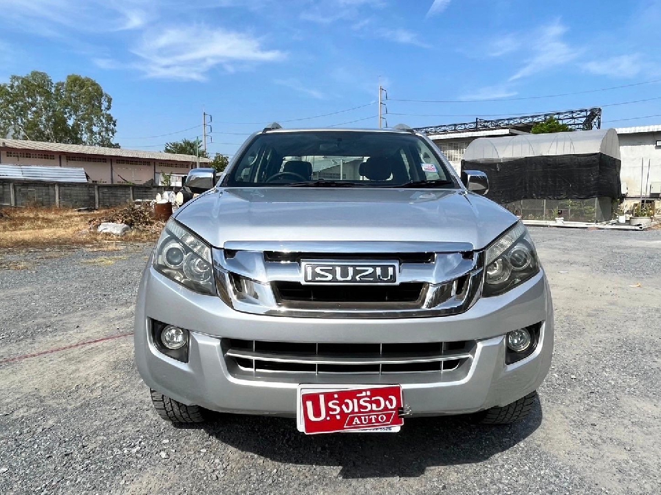 ISUZU ALL NEW D-MAX CAB4 3.0 Vcross Z-Prestige NAVI 4WD เกียร์​ธรรมดา ปี2013