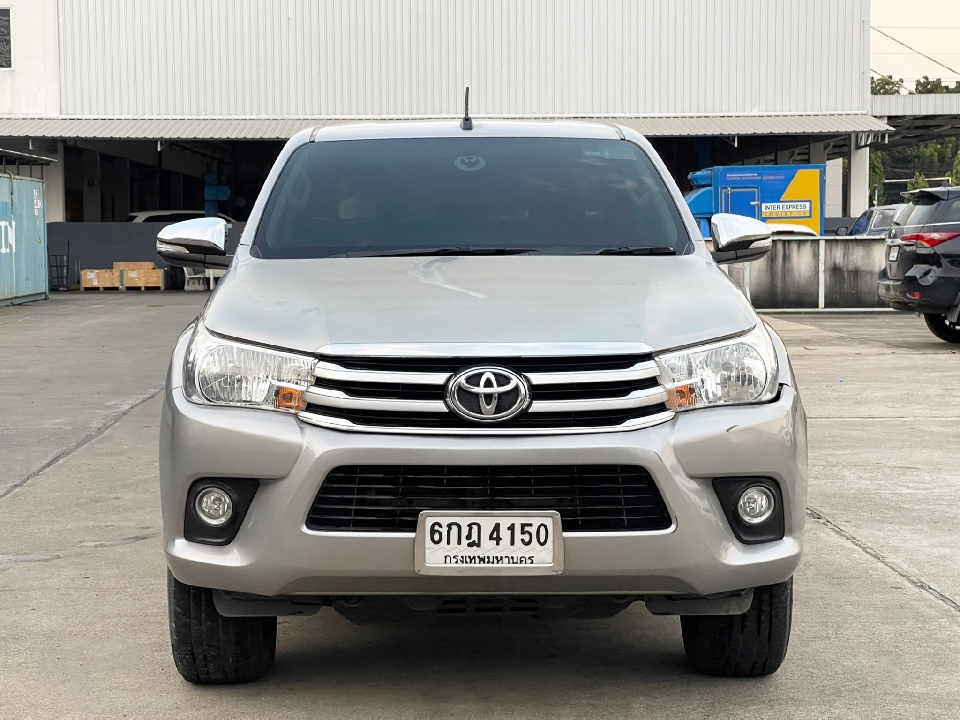 Toyota Revo Prerunner Double Cab 2.4 E auto ปี 2016 ฟรีดาวน์