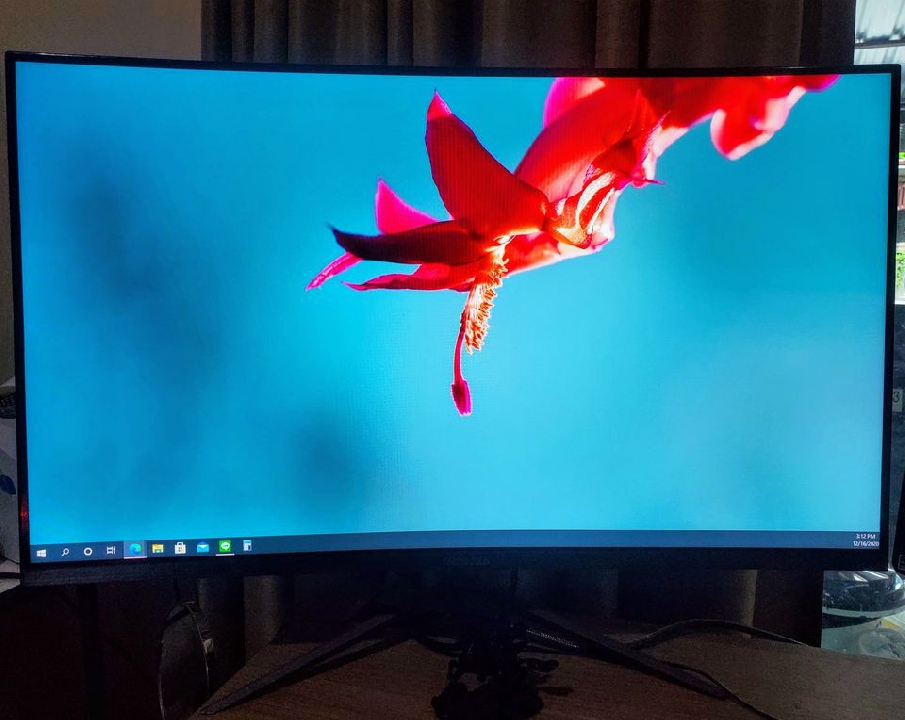 ขายจอโค้ง LED 32 นิ้ว 75hz Full HD ยกกล่อง ใหม่กริ๊บ ประกัน 1 ปี หรือ หาแลก จอ 2k