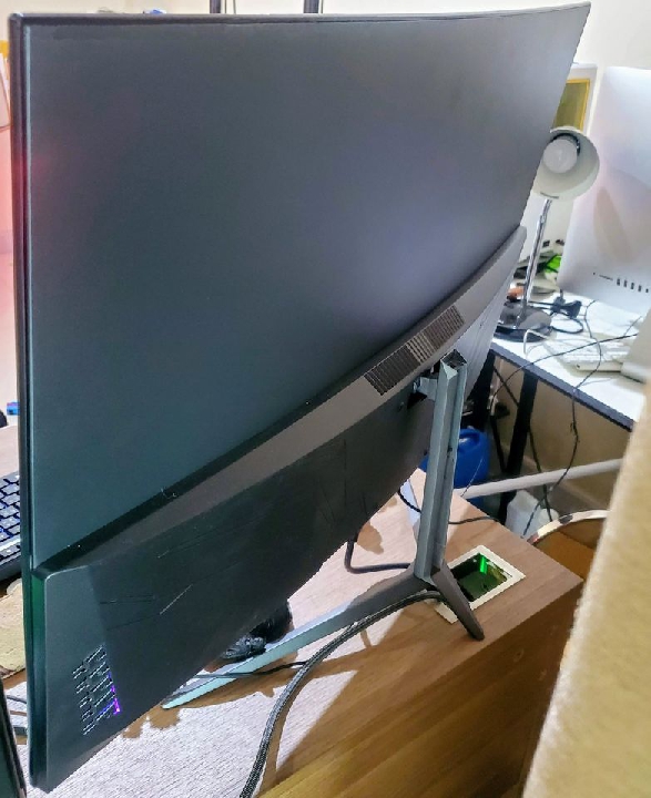 ขายจอโค้ง LED 32 นิ้ว 75hz Full HD ยกกล่อง ใหม่กริ๊บ ประกัน 1 ปี หรือ หาแลก จอ 2k