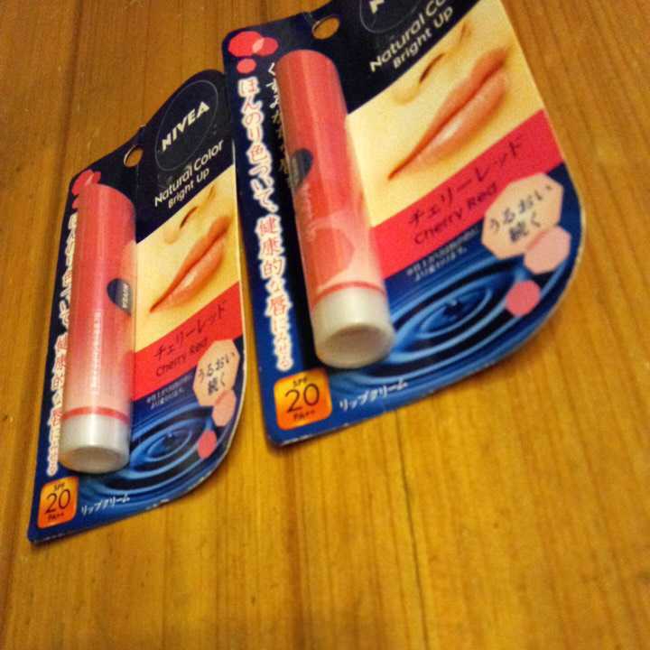 Nivea Moist Pure Color Lip 3.5g ลิปนีเวีย บำรุงและเพิ่มความชุ่มชื่นให้ริมฝีปาก ปกป้องริมฝีปากจากรังสี UV