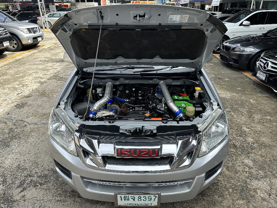 Isuzu dmax spark 2.5 s