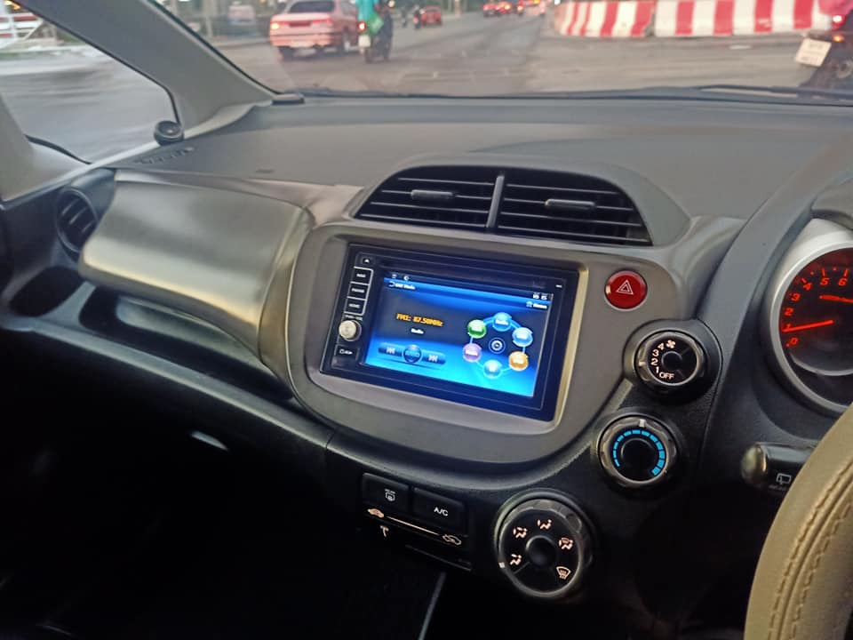 honda jazz GE ปี 2010 จด 11 ออโต้ V