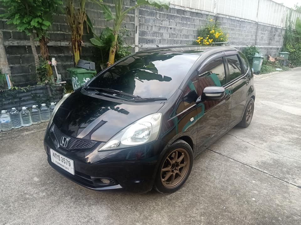 honda jazz GE ปี 2010 จด 11 ออโต้ V