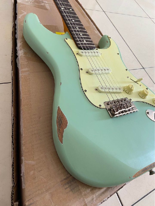 Strat Relic (We R Music)