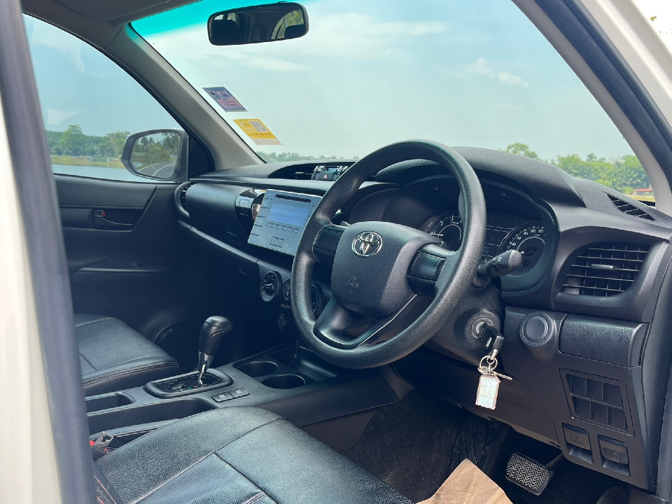 TOYOTA HILUX REVO 2.4 J PLUS DOUBLE CAB AT 2019