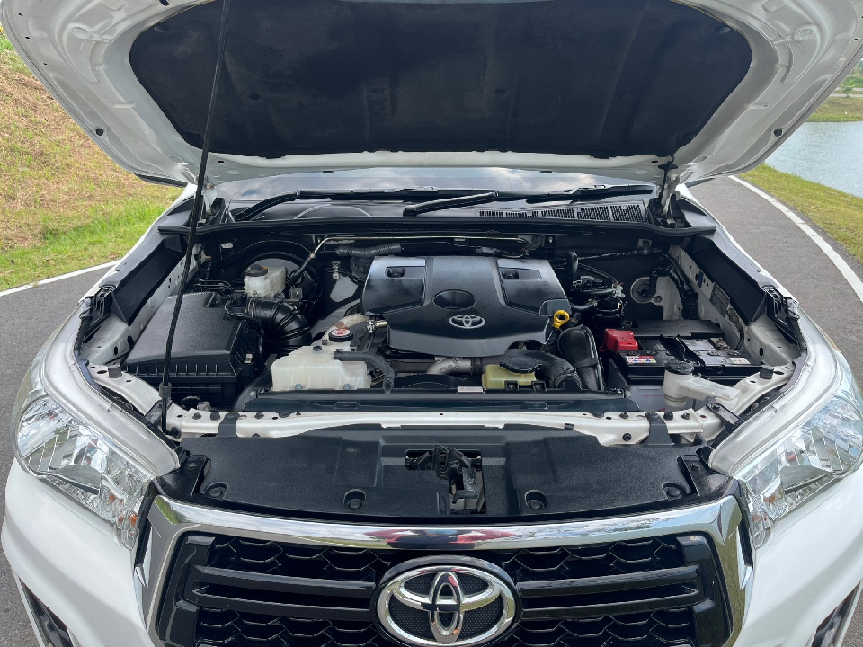 TOYOTA HILUX REVO 2.4 J PLUS DOUBLE CAB AT 2019