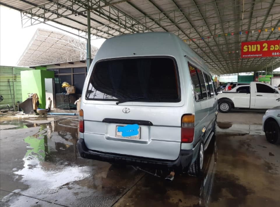 TOYOTA COMMUTER 3.0 5L ปี 03