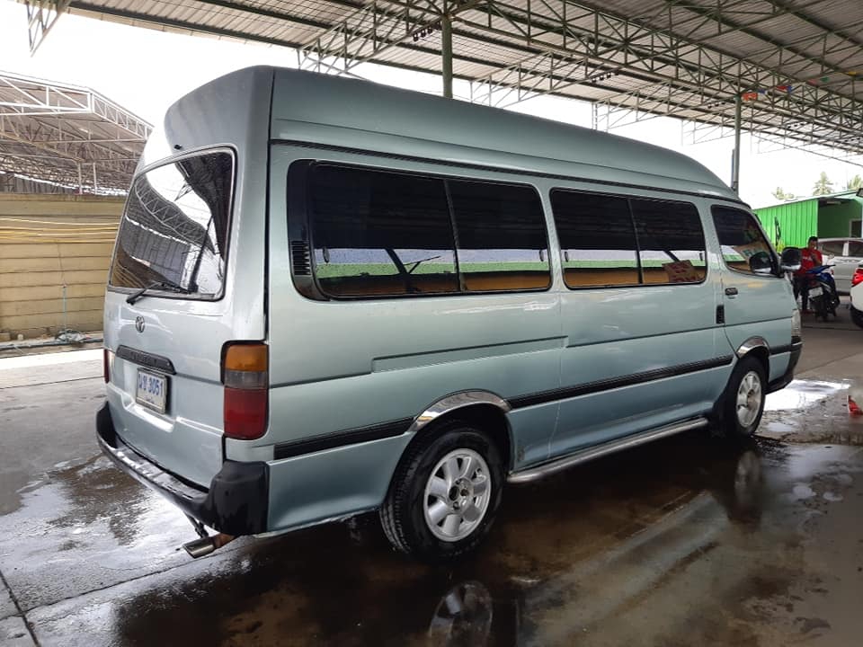 TOYOTA COMMUTER 3.0 5L ปี 03