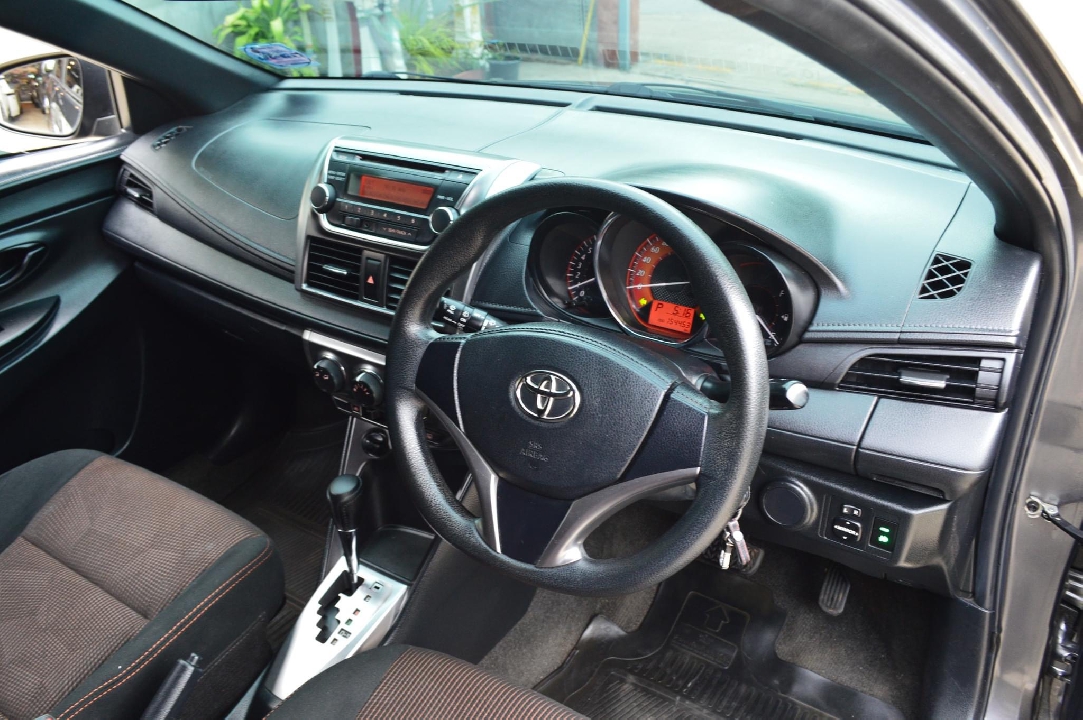 ฟรีดาว์toyota yaris ปี2014 รถผู้หญิงใช้มือเดียวลำดับที่1