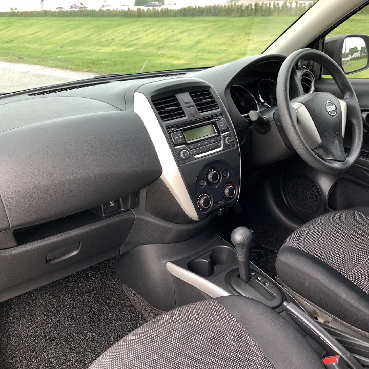 NISSAN ALMERA 1.2E AUTO 2015 รถสวย น็อตไม่ขยับ ไร้อุบัติเหตุ สีเดิมทั้งคัน100%