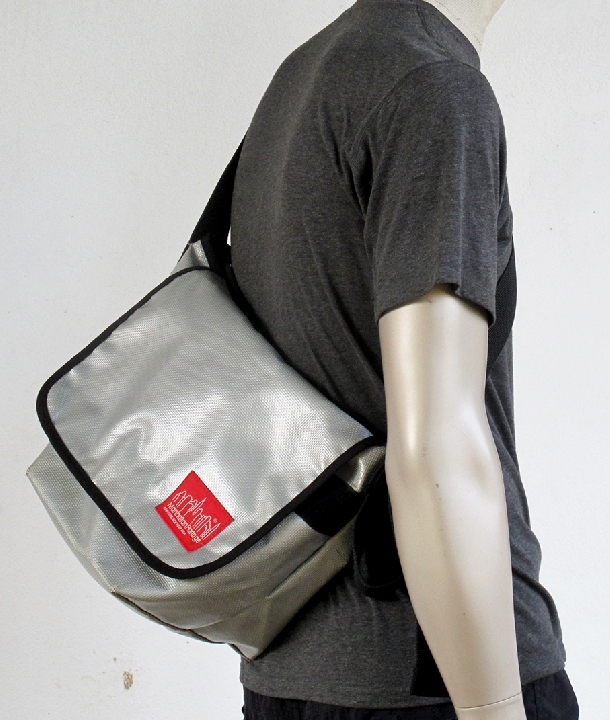 กระเป๋า Messenger Bag MANHATTAN PORTAGE Vinyl