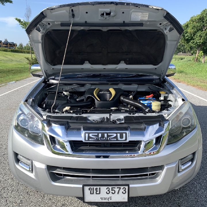 ISUZU ดีแม็ค Dmax 4ประตู 2.5 Z VGS TURBO 2014 รถสวย ภายในสะอาด ไร้อุบัติเหต