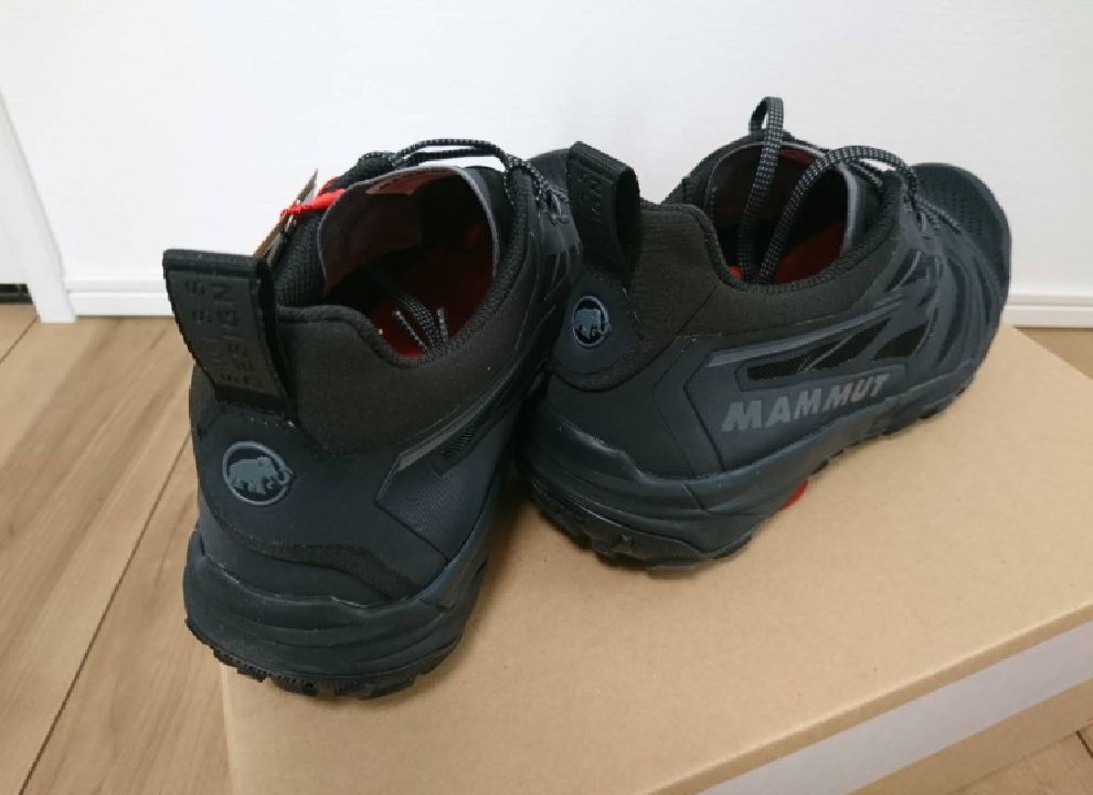 รองเท้าเดินป่า Mammut Gore-Tex (US 9)