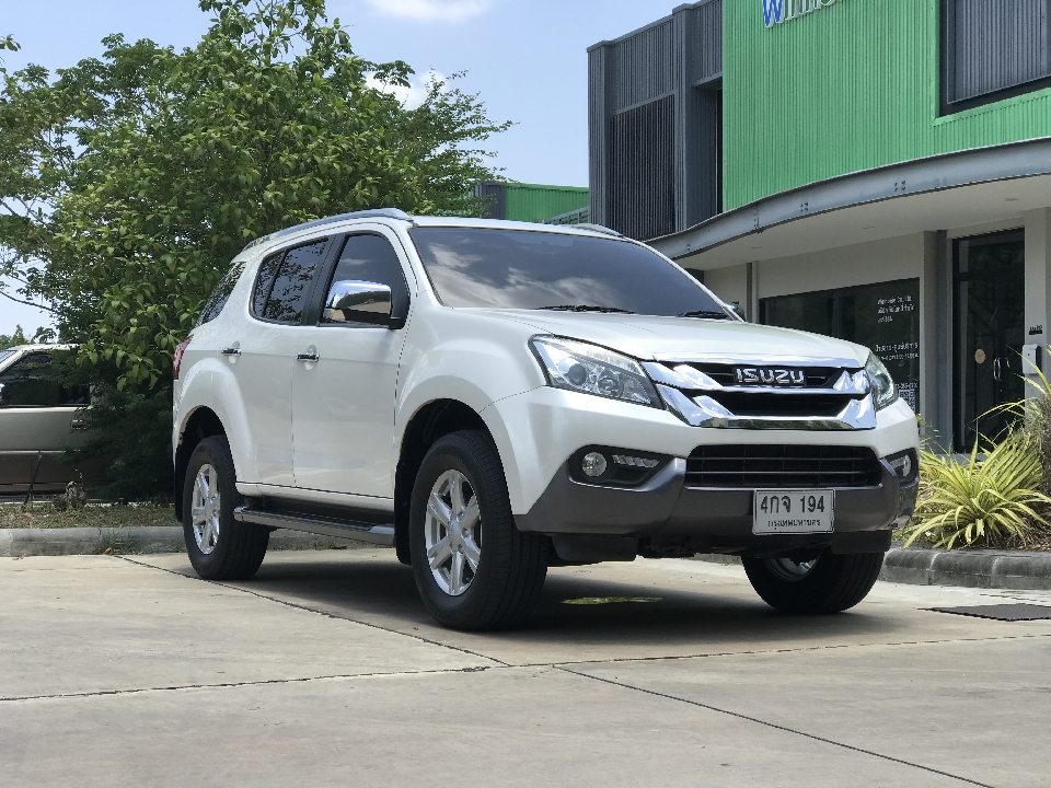 รถมือสอง Isuzu Mu-X 3.0 4x2 ปี 2015 พร้อมรับประกันเครื่องเกียร์นาน2ปี/20,000กม.