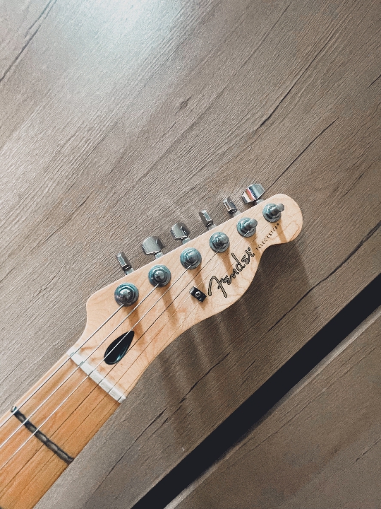 fender player telecaster (แท้) และ fender champion 20 (แท้)