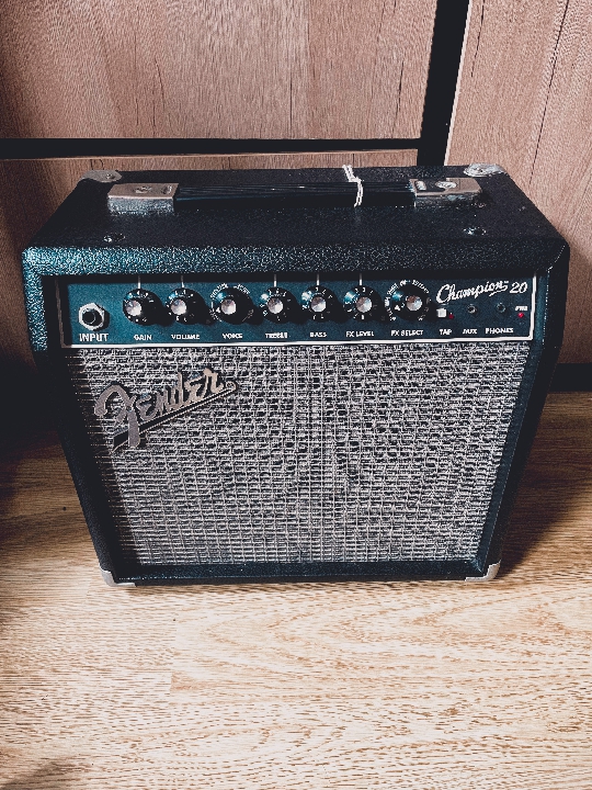 fender player telecaster (แท้) และ fender champion 20 (แท้)