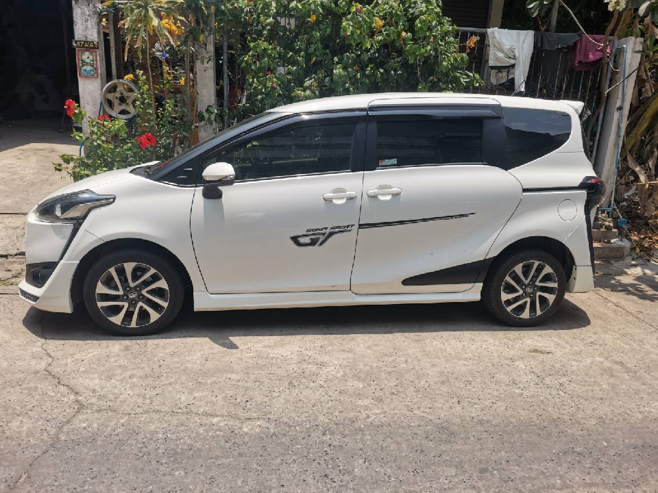 Toyota Sienta 2017 รุ่น Top V มือเดียวออกห้าง