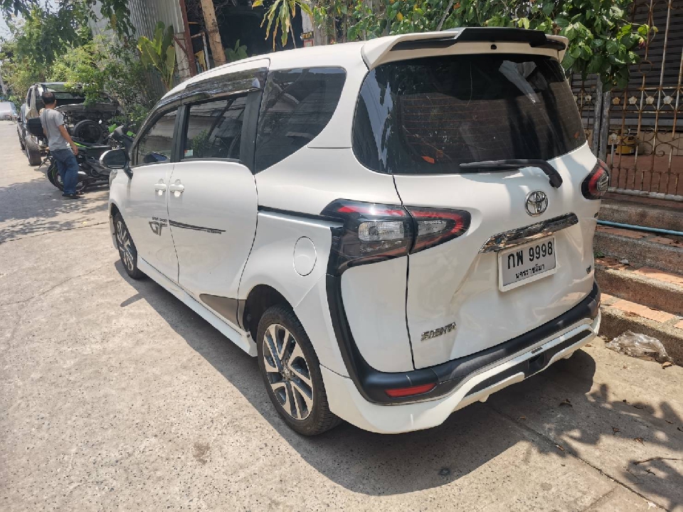 Toyota Sienta 2017 รุ่น Top V มือเดียวออกห้าง