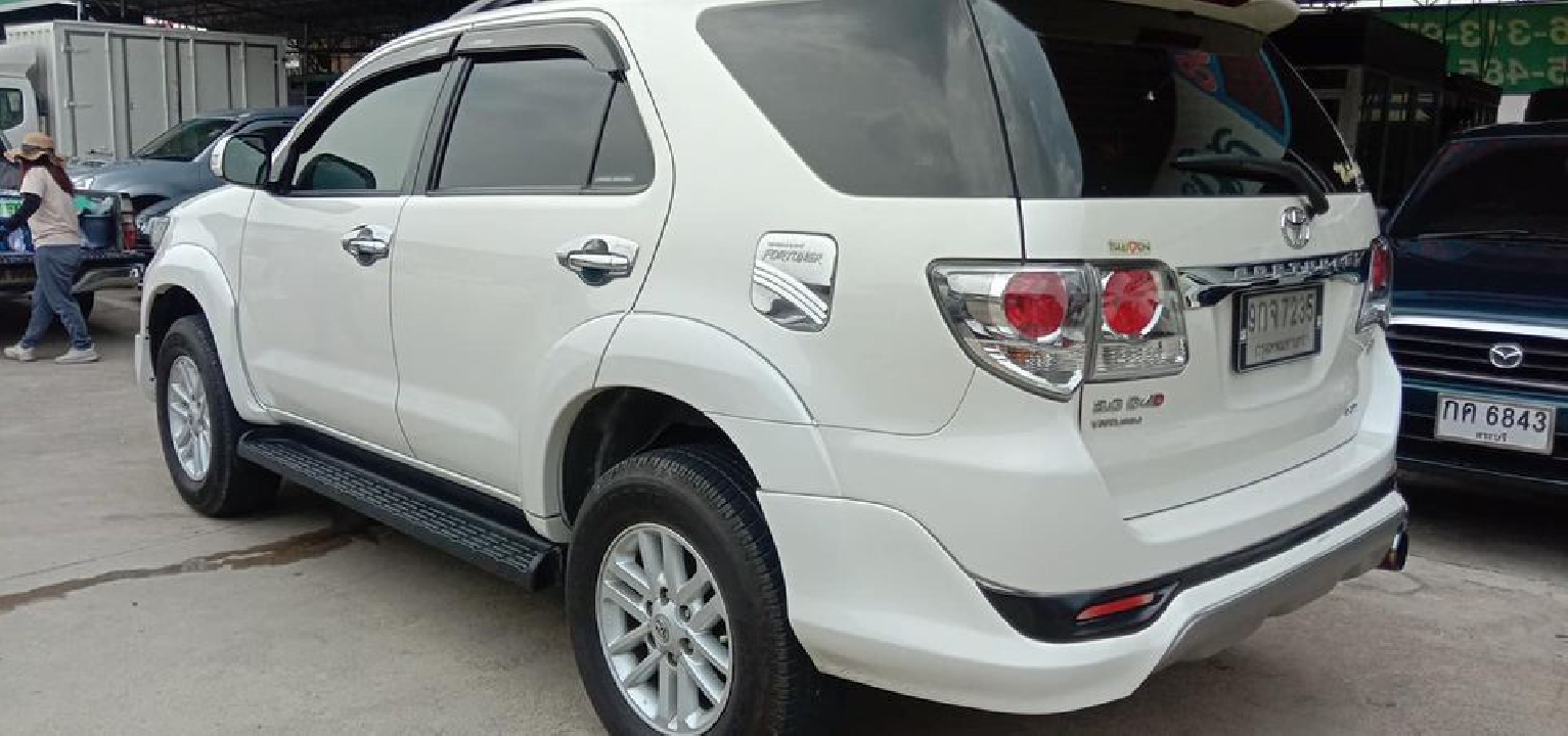 TOYOTA FORTUNER 3.0 V 2WD ปี 2012