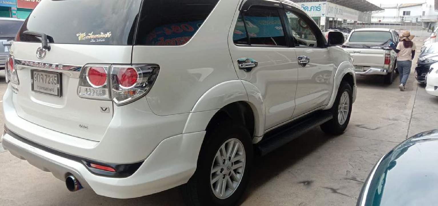 TOYOTA FORTUNER 3.0 V 2WD ปี 2012