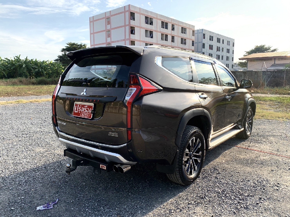 Mitsubishi Pajero Sport 2.4 GT Premium 4WD เกียร์ออโต้ ปี 2016 สีน้ำตาล