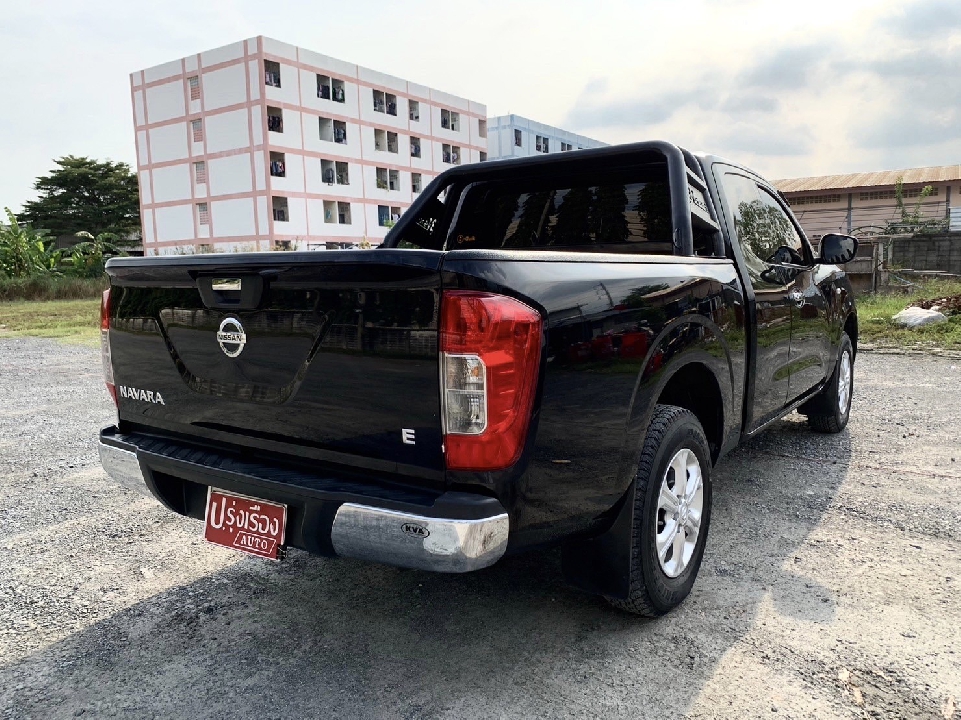 Nissan Navara NP300 2.5 E King Cab เกียร์ธรรมดา ปี2019 สีดำ