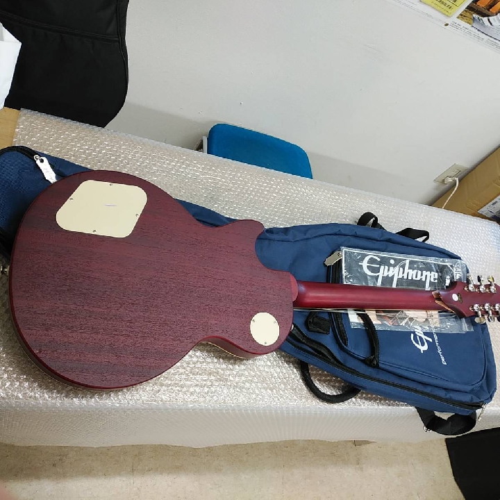 กีต้าร์ไฟฟ้า Epiphone Les Paul Traditional PRO-III