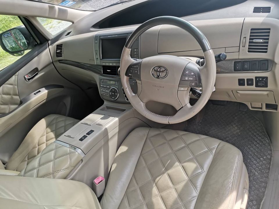 รถ Toyota estima hybrid e-four ปี 2007