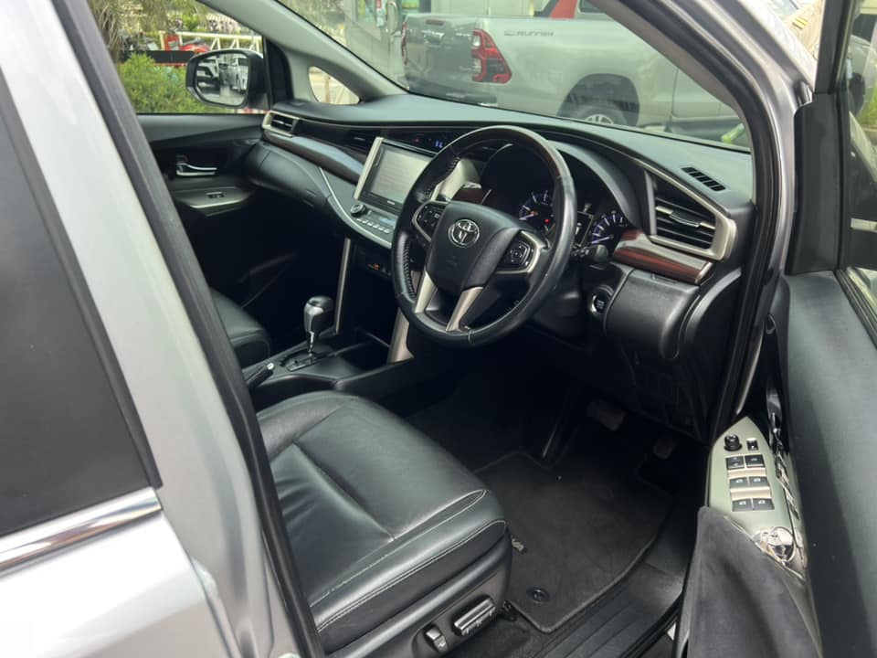 Innova 2.8 V CRYSTA รุ่น TOP ปี 2019 (เครื่องดีเซล)