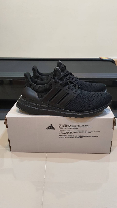 รองเท้า adidas Ultraboost 1.0 ของแท้