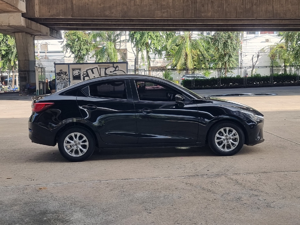 ฟรีดาวน์ Mazda 2 1.3 High SkyActiv  AT ปี 2018