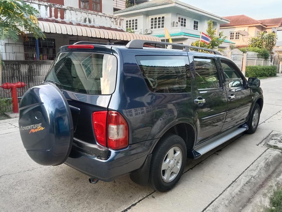 Isuzu Adventure ปี 2004