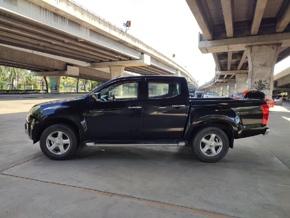 ISUZU D-MAX Double Cab 2.5 Ddi Z Hi-Lander AT ปี 2015