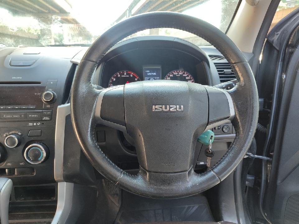 ISUZU D-MAX Double Cab 2.5 Ddi Z Hi-Lander AT ปี 2015