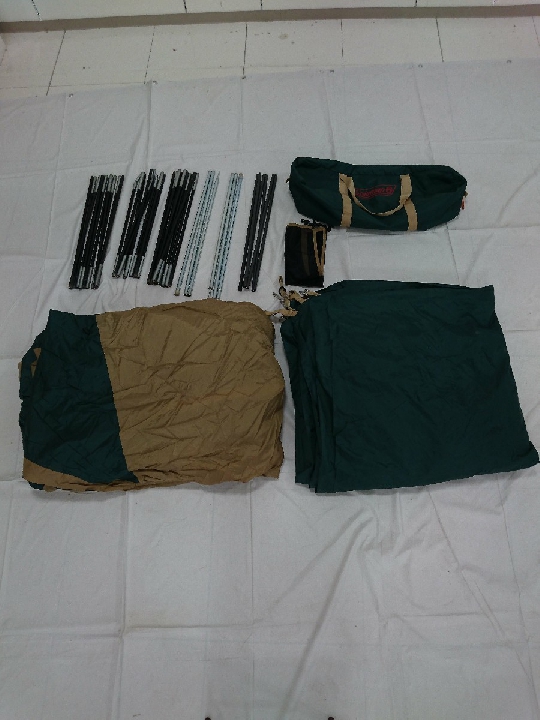 Coleman เต็นท์ / 4 - 6 คน