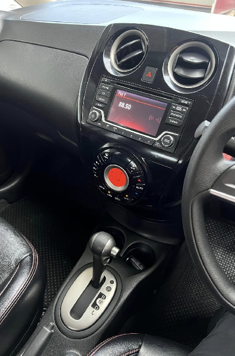 Nissan NOTE 1.2 V ปี2018 / ปุ่ม Push Start