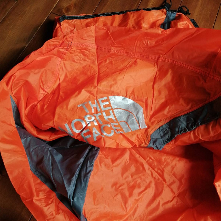 เต็นท์คนเดียว North Face สีส้มเต็นท์