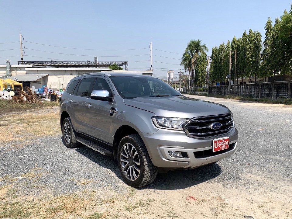 Ford Everest 2.0 Titanium+ 4WD สีเทา เกียร์ออโต้ ปี2018