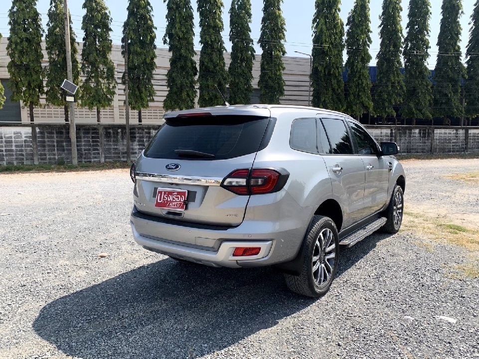 Ford Everest 2.0 Titanium+ 4WD สีเทา เกียร์ออโต้ ปี2018