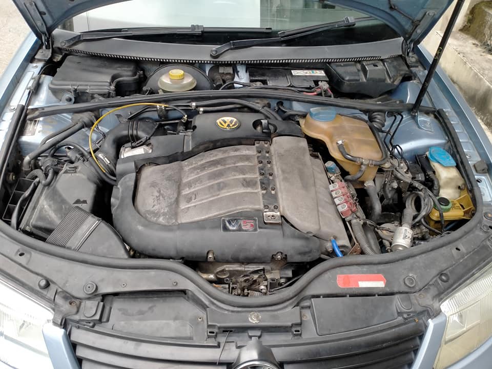 Volkswagen Passat B5 ปี 2001 เครื่อง V5